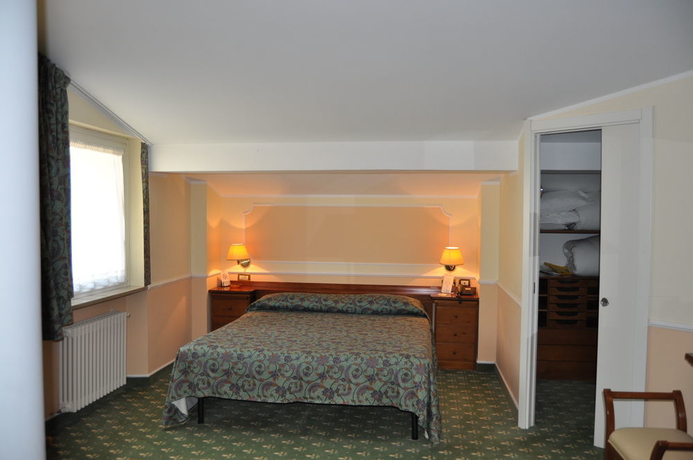 Hotel Elena Saint-Vincent Εξωτερικό φωτογραφία