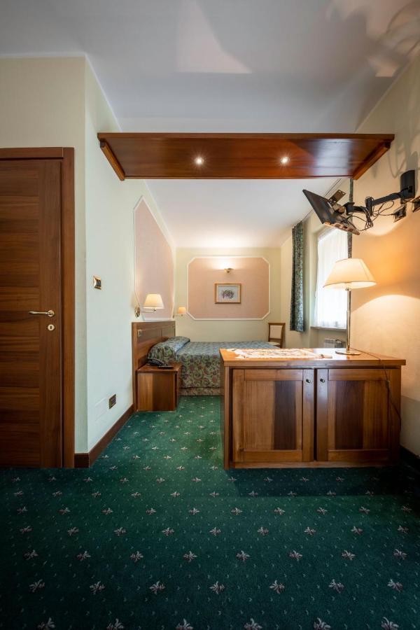 Hotel Elena Saint-Vincent Εξωτερικό φωτογραφία